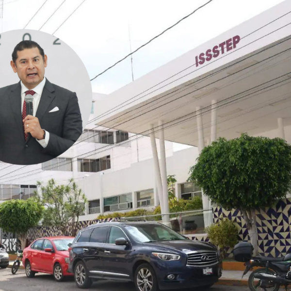 El gobernador Alejandro Armenta alertó que el sistema de pensiones del ISSSTEP podría colapsar en 2050 si no se atiende el déficit presupuestal actual. Foto: Anel Esgua / Bibiana Díaz