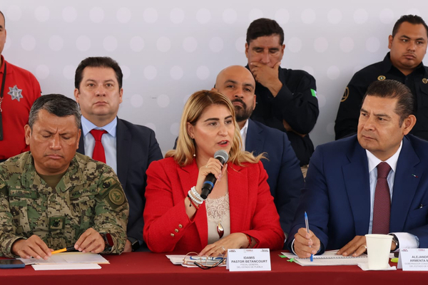 El gobernador Alejandro Armenta señaló la infiltración de redes criminales en la Fiscalía General del Estado y aseguró que, pese a las resistencias internas, continuará la depuración institucional. Foto: Fiscalia Puebla