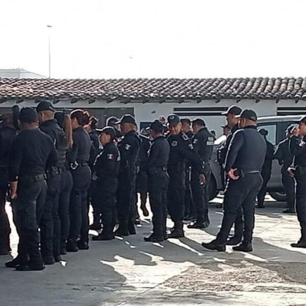Policías de Tehuacán suspenden labores por demandas salariales; paro concluye tras diálogo con autoridades