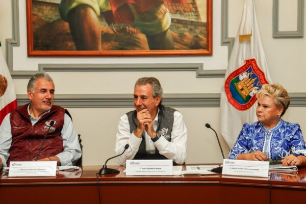 Con el propósito de asegurar que las acciones y programas del Gobierno de la Ciudad lleguen a todos los rincones de la capital, el presidente municipal Pepe Chedraui Budib sostuvo una reunión de trabajo con las y los 17 presidentes auxiliares de Puebla.