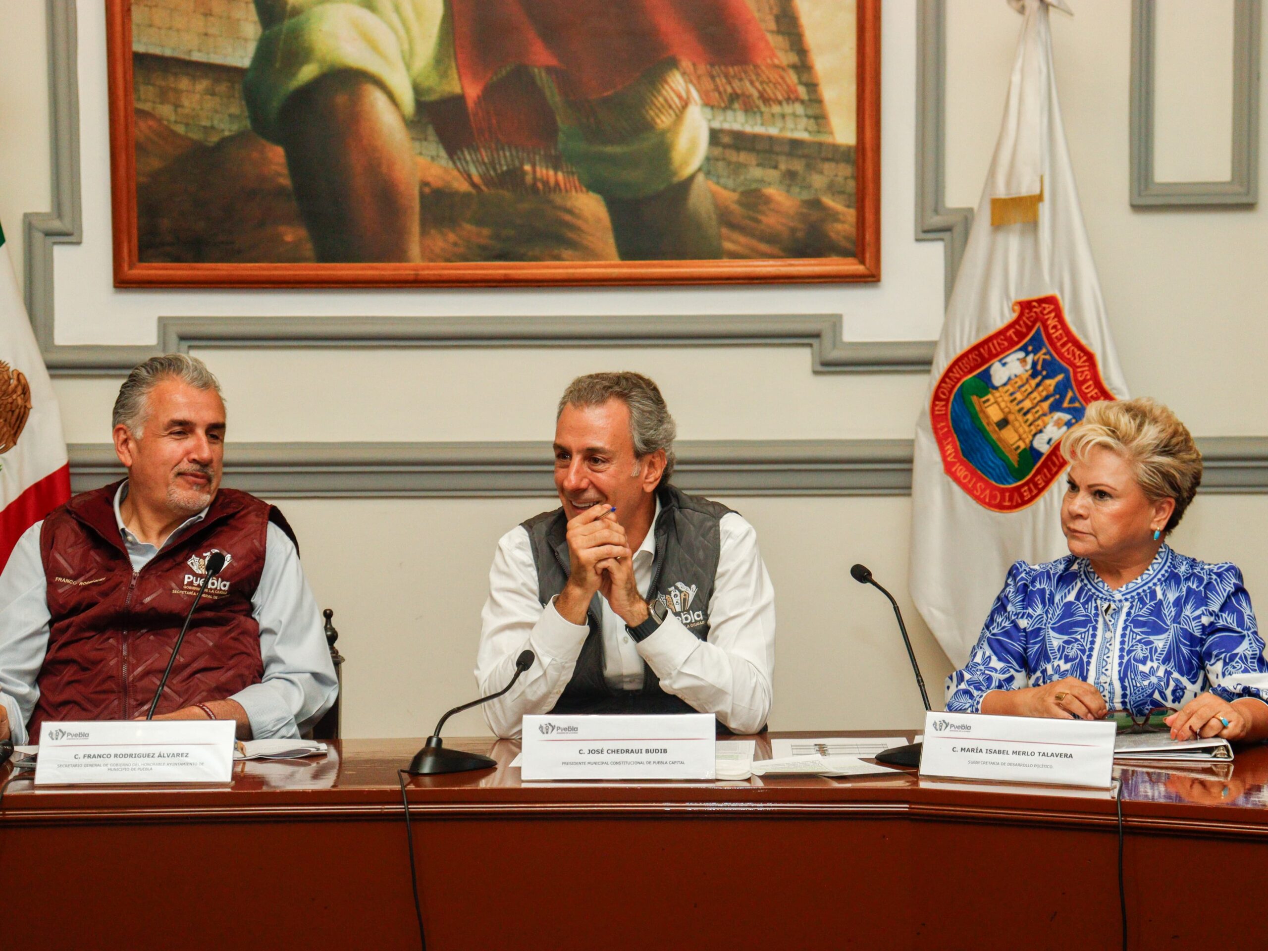 Con el propósito de asegurar que las acciones y programas del Gobierno de la Ciudad lleguen a todos los rincones de la capital, el presidente municipal Pepe Chedraui Budib sostuvo una reunión de trabajo con las y los 17 presidentes auxiliares de Puebla.