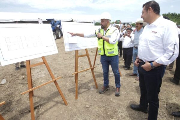 El gobernador Alejandro Armenta dio arranque a la obra de la Universidad de la Salud del Estado de Puebla (USEP) en Izúcar de Matamoros, con una inversión de casi 49 millones de pesos. Foto: VCN Noticias