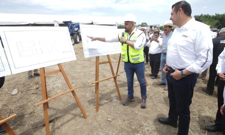 El gobernador Alejandro Armenta dio arranque a la obra de la Universidad de la Salud del Estado de Puebla (USEP) en Izúcar de Matamoros, con una inversión de casi 49 millones de pesos. Foto: VCN Noticias