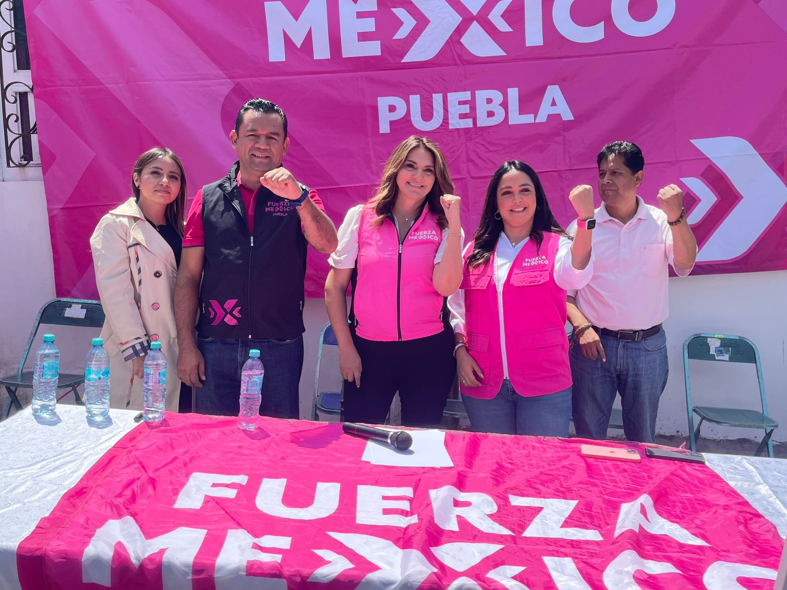 Maiella Gómez Maldonado, presidenta estatal de Fuerza por México, encabezó la toma de protesta de los comités auxiliares en San Francisco Totimehuacán y La Resurrección, con lo que el partido fortalece su estructura territorial en la capital poblana.