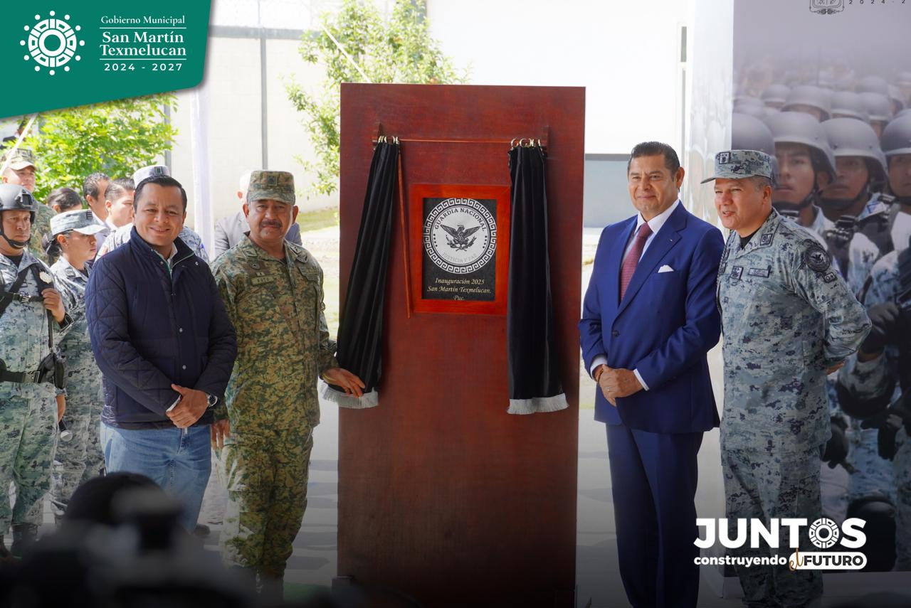 El gobernador de Puebla, Alejandro Armenta, y el presidente municipal de San Martín Texmelucan, Juan Manuel Alonso Ramírez, inauguraron la 168/a Compañía de la Guardia Nacional en la junta auxiliar de Santa María Moyotzingo, reforzando la estrategia de seguridad pública en la región.