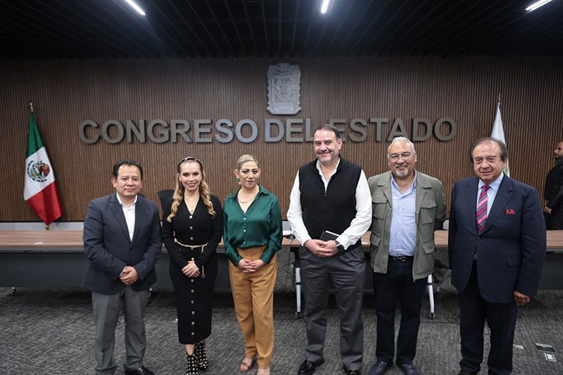 El Congreso del Estado de Puebla firmó un convenio con la Asociación de Centros Comerciales de Puebla (ACECOP) para otorgar promociones y descuentos a sus trabajadores en establecimientos afiliados. Foto: Primera Plana Puebla