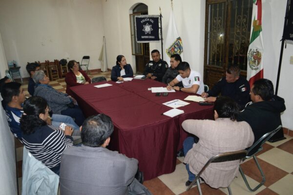 Para fortalecer la coordinación entre autoridades y ciudadanía, el Gobierno de San Pedro Cholula llevó a cabo una nueva Mesa de Seguridad con la participación de representantes comunitarios de Santa María Xixitla, San Miguel Tianguisnahuatl, San Juan Calvario y San Pablo Tecamac.