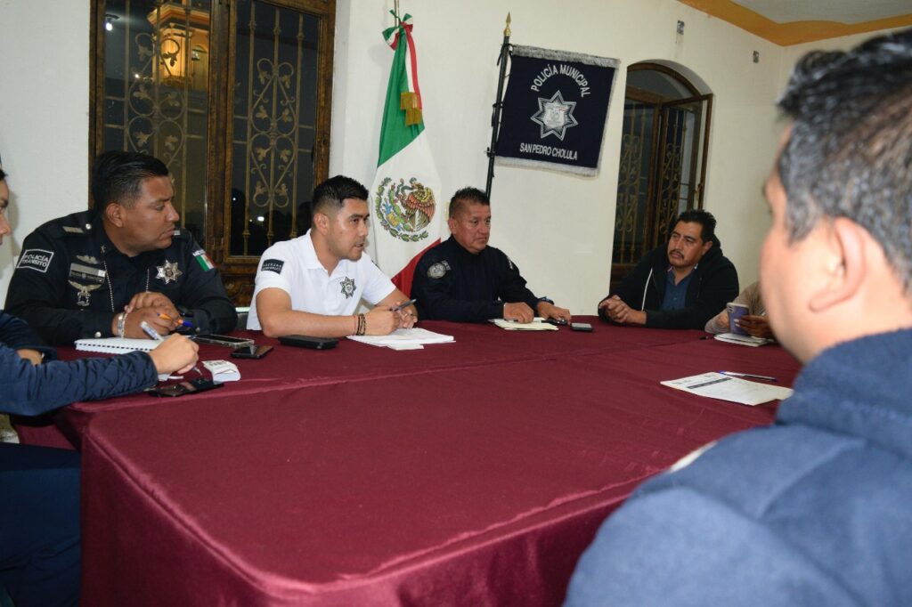 Para fortalecer la coordinación entre autoridades y ciudadanía, el Gobierno de San Pedro Cholula llevó a cabo una nueva Mesa de Seguridad con la participación de representantes comunitarios de Santa María Xixitla, San Miguel Tianguisnahuatl, San Juan Calvario y San Pablo Tecamac.