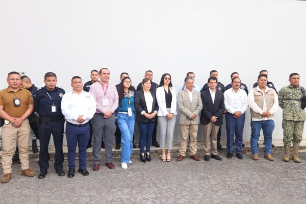 El municipio de Xiutetelco fue sede de la Mesa Regional de Seguridad, donde autoridades de SEDENA, Marina, Guardia Nacional, Policía Estatal y Municipal de las microrregiones 05 y 06 compartieron reportes operativos y reforzaron estrategias conjuntas. El presidente municipal, Baltazar Narciso Baltazar, destacó la importancia del trabajo coordinado para garantizar la paz en la región, en línea con la estrategia estatal de Seguridad con Bienestar.