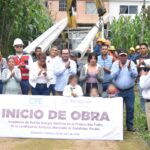 El presidente municipal de Xiutetelco, Baltazar Narciso Baltazar, dio el banderazo de inicio a la ampliación de la red de energía eléctrica en la Privada San Pedro, en la localidad de Xaltipan.