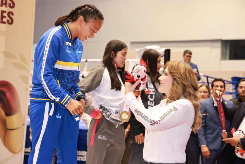Con una emotiva premiación en el Gimnasio Miguel Hidalgo, encabezada por el gobernador Alejandro Armenta y el director de la CONADE, Rommel Pacheco, concluyó la Olimpiada Nacional CONADE 2025 en Puebla, destacando al deporte como eje de transformación, bienestar y seguridad.