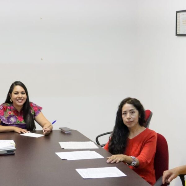 “Este gobierno no se esconde, escucha y atiende. Gobernar es servir al pueblo”, afirmó Tonantzin Fernández, al reiterar su disposición permanente para construir consensos que fortalezcan la economía local y garanticen una convivencia armónica en el municipio.