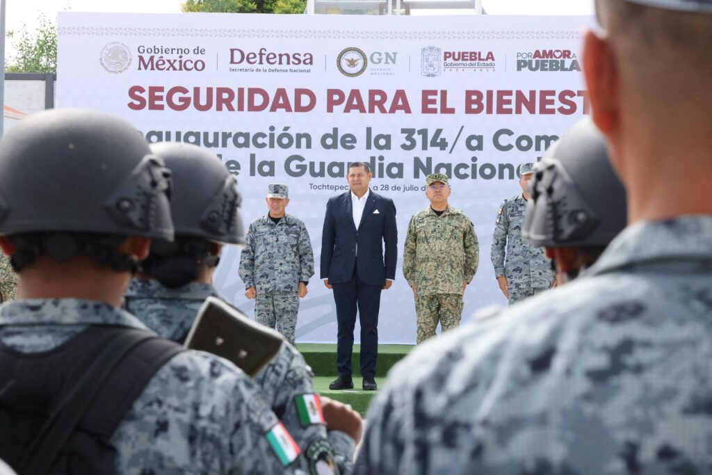 Como parte del Plan Nacional de Paz y Seguridad, el gobernador Alejandro Armenta encabezó la inauguración de la 314ª Compañía de la Guardia Nacional, en coordinación con autoridades federales, estatales y municipales. La nueva sede, ubicada en el municipio de Tochtepec, representa un avance clave para fortalecer la presencia institucional y la capacidad operativa de esta corporación en la región.