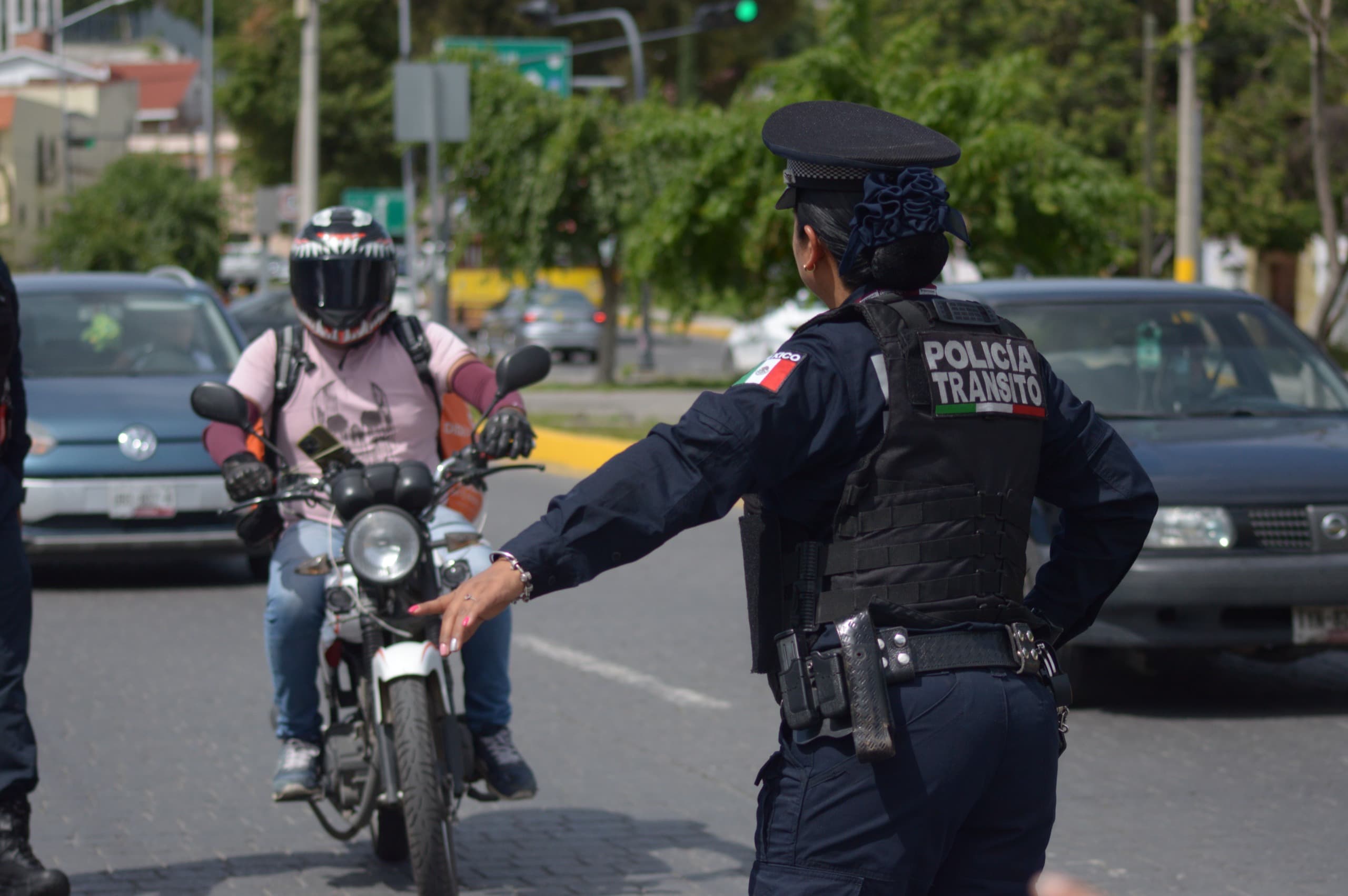 El Operativo Centinela tiene como objetivo principal detectar vehículos con reporte de robo, identificar unidades utilizadas en posibles actos delictivos, y verificar que los conductores cuenten con documentación vigente y equipo de seguridad obligatorio.