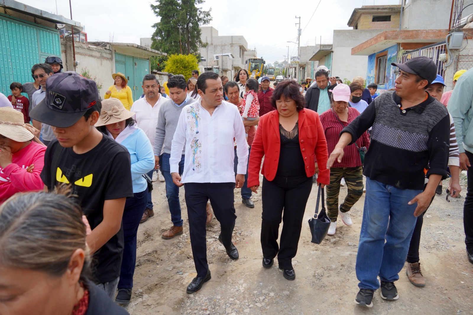 Texmelucan arranca obras comunitarias con maquinaria estatal en Libertad Antorchista