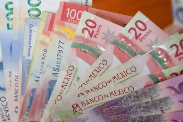 La Secretaría de Hacienda entregó a la Cámara de Diputados los precriterios económicos para 2026, donde proyecta estabilidad, crecimiento del PIB de hasta 2.6% y una inflación alineada al objetivo del Banco de México.
