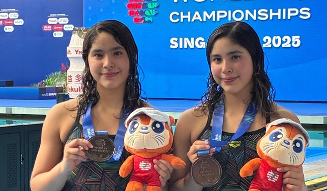 Gemelas tapatías de 14 años logran bronce en Clavados en Singapur