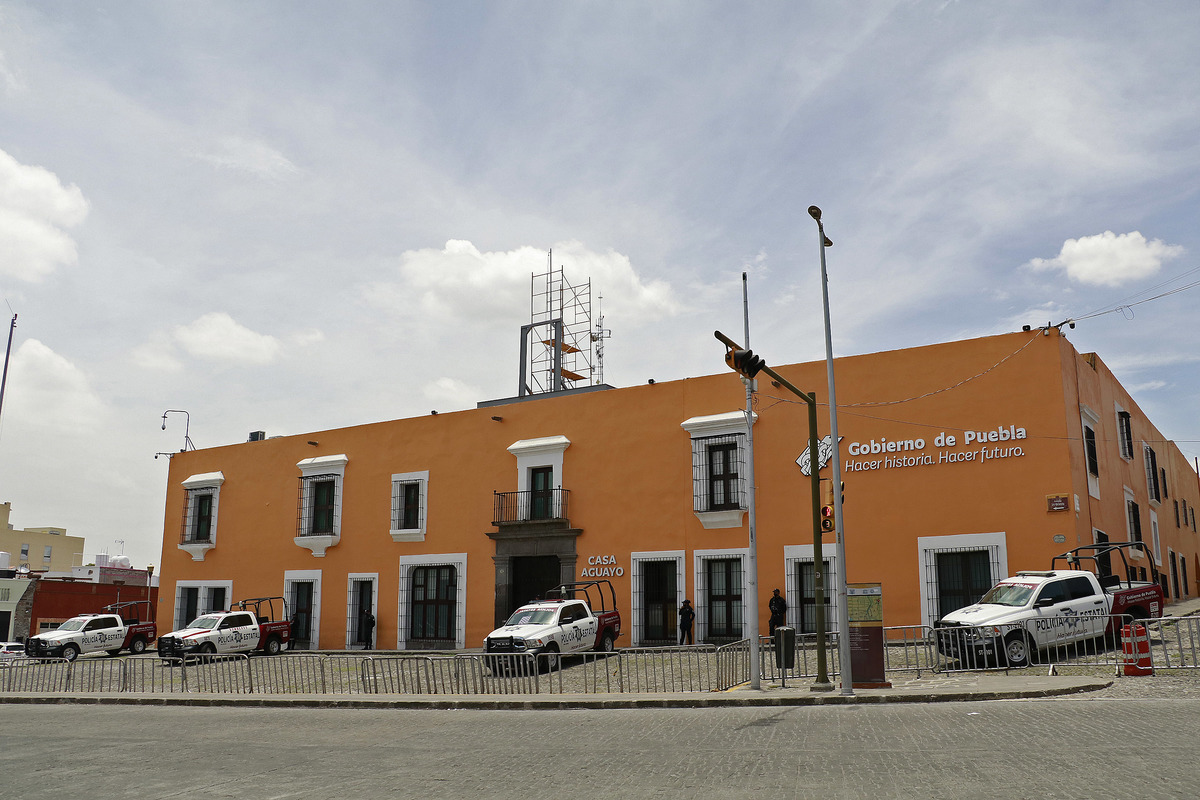 El gobierno de Puebla confirmó que será retirada la fotografía de Javier López Zavala de la Sala de Secretarios en Casa Aguayo, tras la solicitud del colectivo Por las Mujeres de Puebla. Foto: Agencia Enfoque