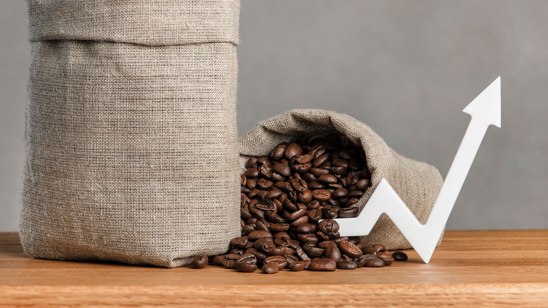 Escasez global y tensiones con Estados Unidos disparan el precio internacional del café. Foto: ok diario