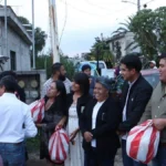 El alcalde de Cuautlancingo, Omar Muñoz, entregó apoyos a familias de Nuevo León tras el desbordamiento del río Zapatero y anunció un plan integral de drenaje, con obras hidráulicas, luminarias y pavimentación, además de un comité ciudadano para dar seguimiento.
