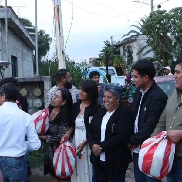 El alcalde de Cuautlancingo, Omar Muñoz, entregó apoyos a familias de Nuevo León tras el desbordamiento del río Zapatero y anunció un plan integral de drenaje, con obras hidráulicas, luminarias y pavimentación, además de un comité ciudadano para dar seguimiento.