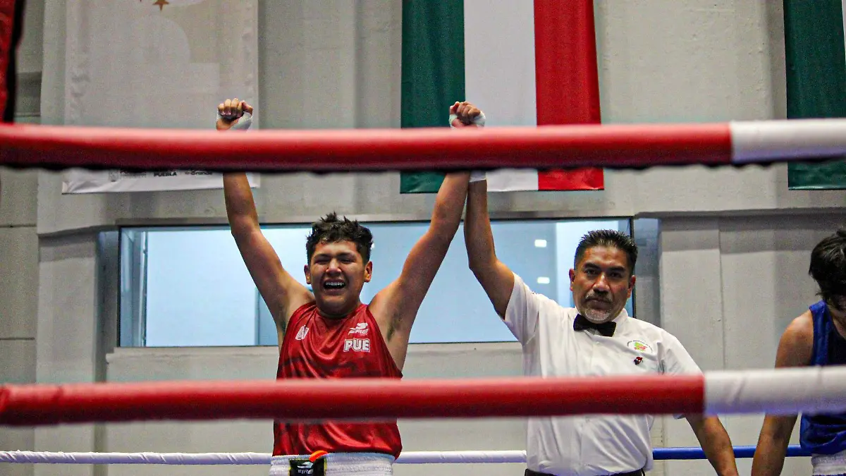 Cuatro boxeadores poblanos disputarán la final en la Olimpiada Nacional Conade 2025 este jueves en el gimnasio Miguel Hidalgo. Jael David Hernández, Fabrizio López, América Kamyla Pérez y Leonardo Monteón aseguraron su lugar en la última ronda tras intensos combates. Foto: El Sol de Puebla
