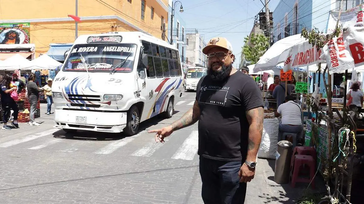 Federico López Flores, líder de Fuerza 2000, rechazó que integrantes de su organización estén implicados en presuntas extorsiones a choferes del transporte público en calles del Centro Histórico de Puebla.