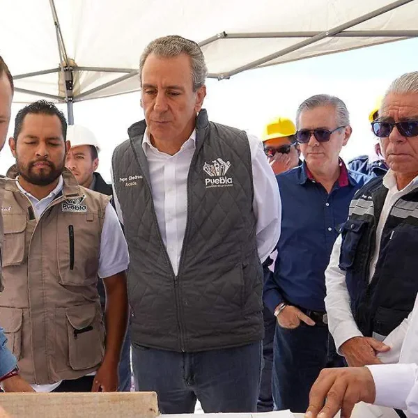 El Ayuntamiento de Puebla y la BUAP supervisaron el avance del nuevo Bachillerato Tecnológico en San Pedro Zacachimalpa, que beneficiará a 200 estudiantes con formación técnica en cuatro especialidades. Foto: Ayuntamiento de Puebla