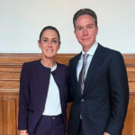 Claudia Sheinbaum recibió en Palacio Nacional a Manuel Velasco, coordinador del PVEM en el Senado, para fortalecer el diálogo político entre fuerzas aliadas. Foto: @VelascoM