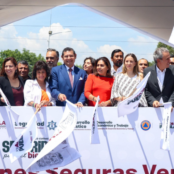 Desde la zona histórica de Los Fuertes, el gobernador Alejandro Armenta dio inicio al operativo “Vacaciones Seguras Verano 2025”, con más de 4 mil elementos desplegados en puntos turísticos. Foto: CMX Noticias