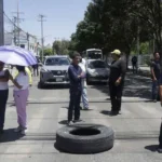 Vecinos y comerciantes de la colonia Universidades mantienen protestas por ciclovía en avenida Las Torres. Foto: Diario