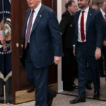 Trump lanzó una advertencia pública a Rusia al asegurar que ordenó el posicionamiento de submarinos nucleares.
