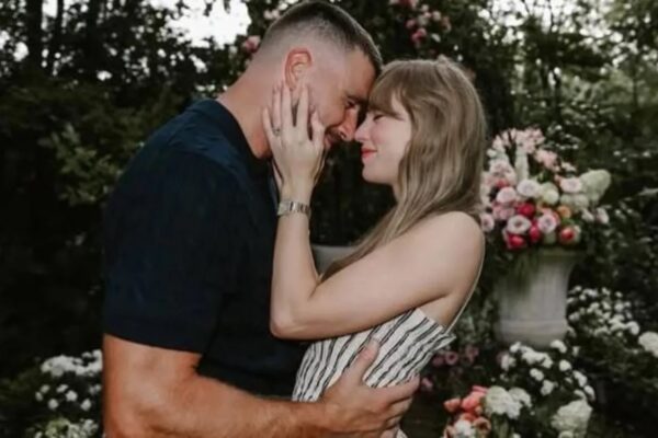 Taylor Swift anuncia compromiso con Travis Kelce