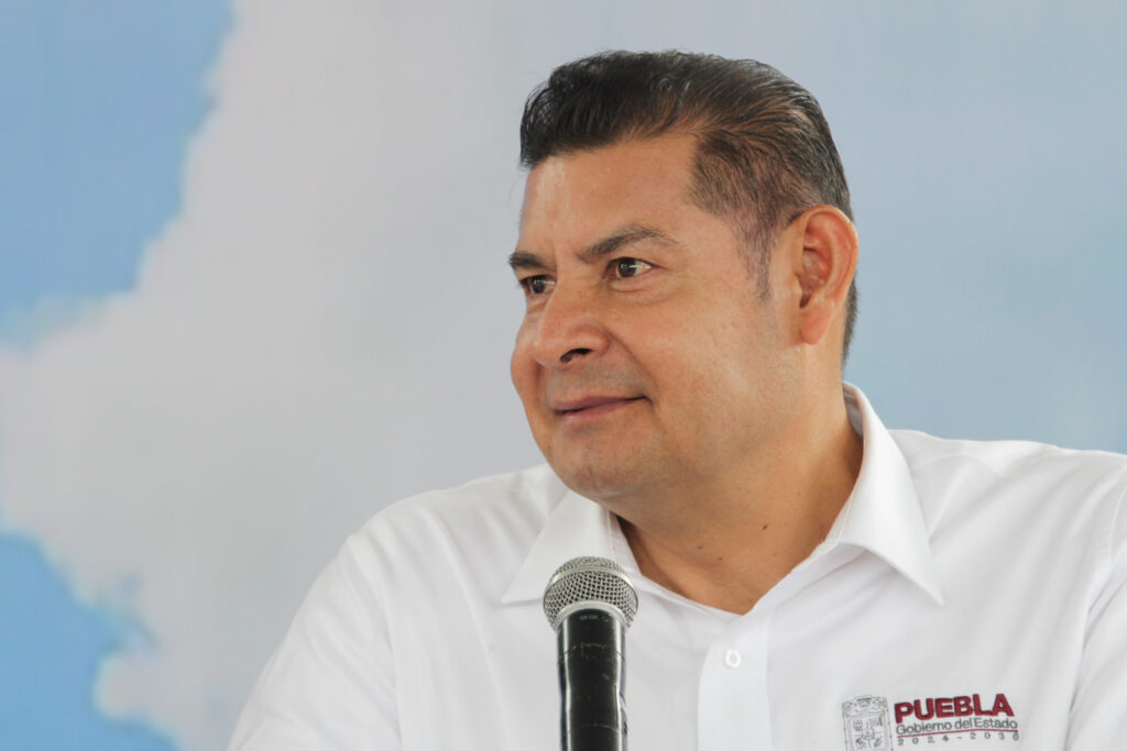 Gobierno de Puebla abre la puerta a la CMIC para sumarse al proyecto del Cablebús. Foto: reto diario. angulo 7