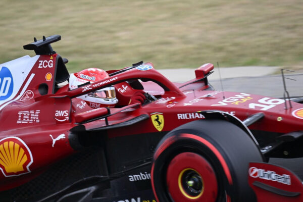 Charles Leclerc consiguió la primera pole del año para Ferrari. Foto: la jornada