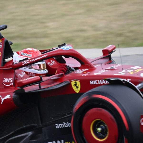 Charles Leclerc consiguió la primera pole del año para Ferrari. Foto: la jornada