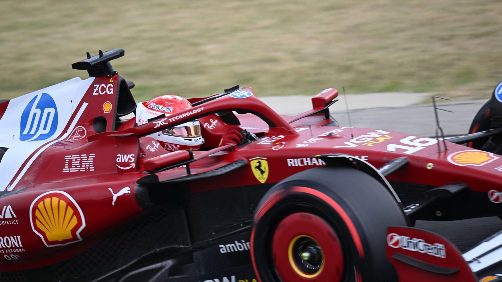 Charles Leclerc consiguió la primera pole del año para Ferrari. Foto: la jornada