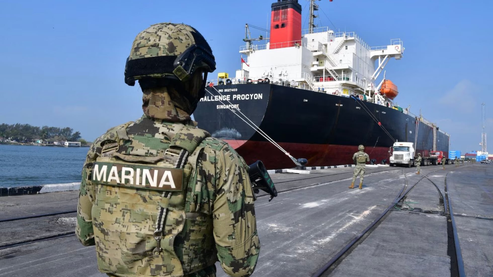 La Agencia Nacional de Aduanas de México intensificó la vigilancia en la importación de hidrocarburos tras detectar irregularidades que generaron pérdidas millonarias al fisco con operativos en coordinación con Sener y Pemex. Foto: SEDENA.