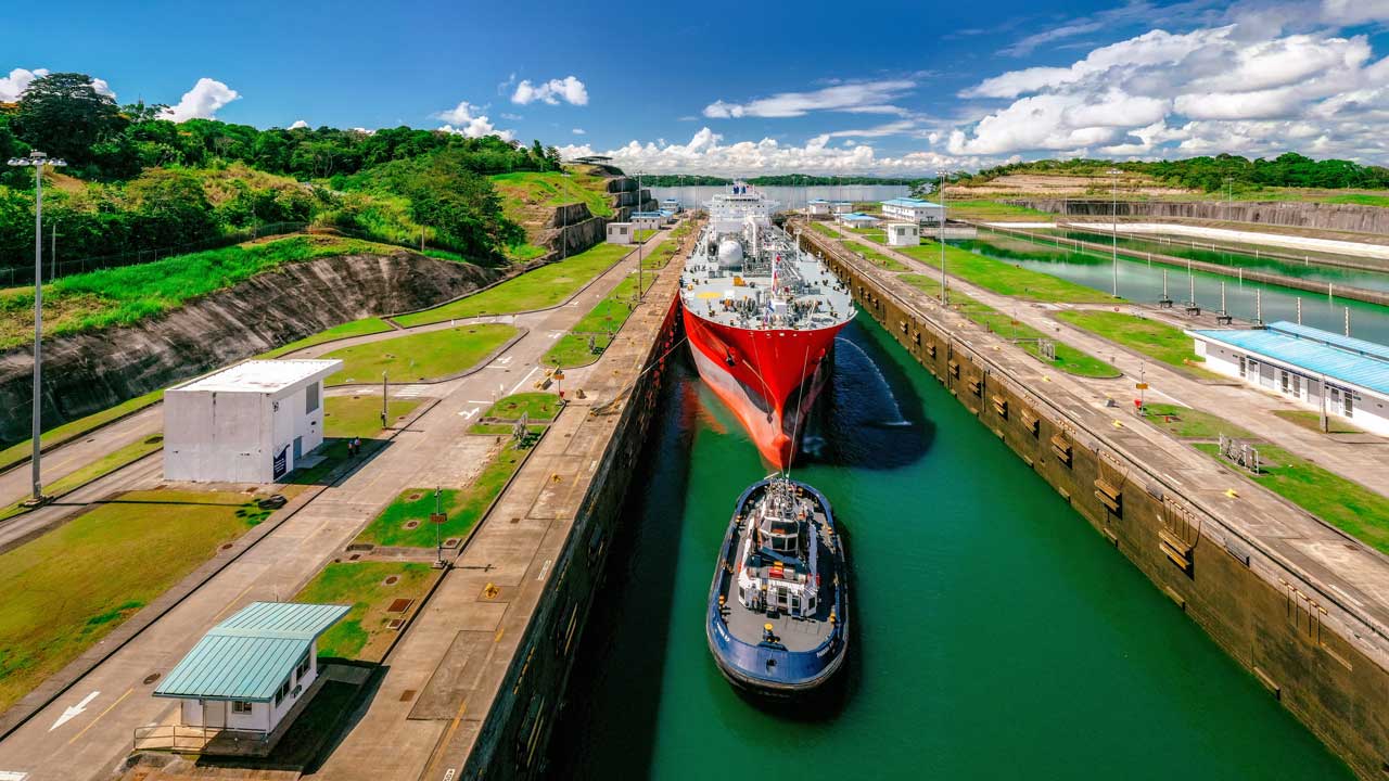 Canal de Panamá prepara licitación para construir y operar dos nuevos puertos