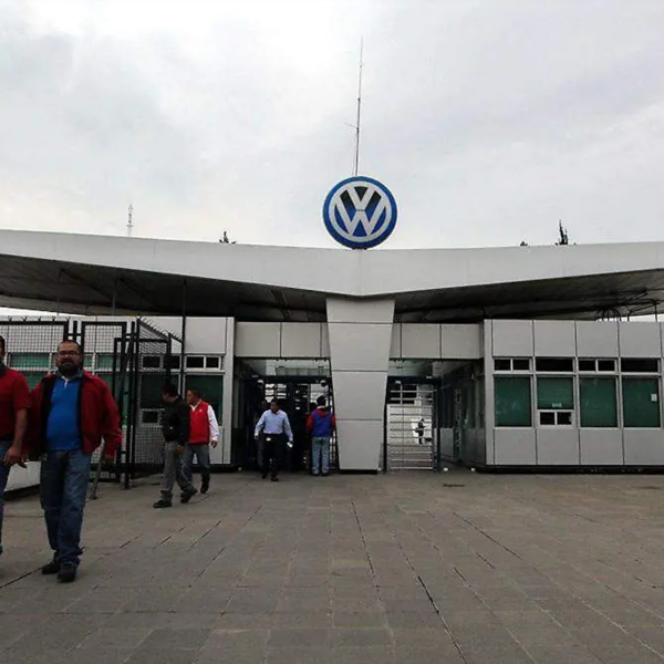 Tensa negociación salarial entre Volkswagen y sindicato se traslada a la CDMX.