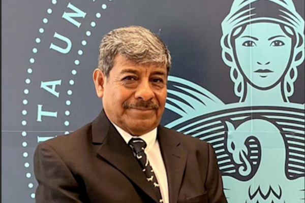 A los 72 años, José Luis Salazar estudia Ciencias Políticas en la BUAP.