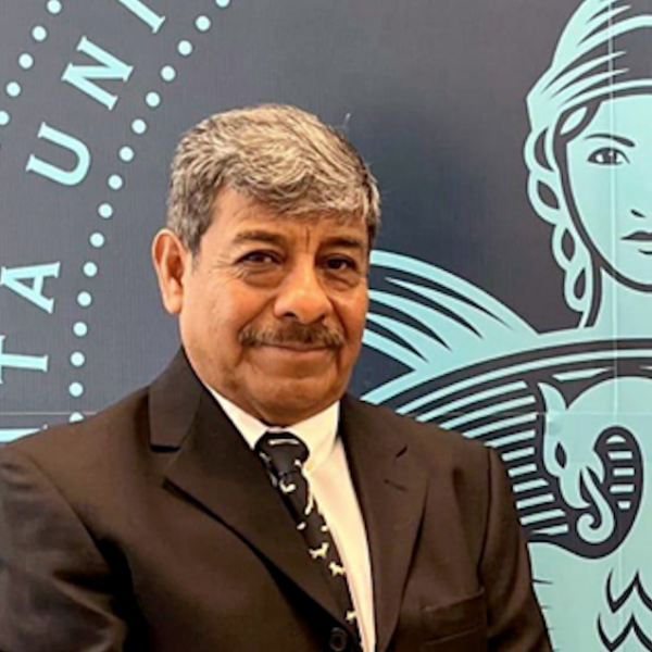 A los 72 años, José Luis Salazar estudia Ciencias Políticas en la BUAP.