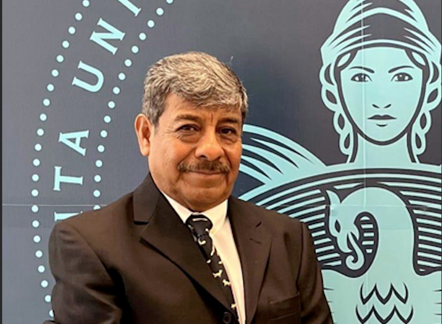 A los 72 años, José Luis Salazar estudia Ciencias Políticas en la BUAP.