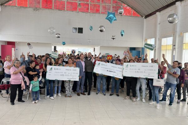 En San Bartolo, el diputado federal Toño López encabezó la quinta entrega de microcréditos solidarios, beneficiando a más de 200 emprendedoras y emprendedores del Distrito 11.