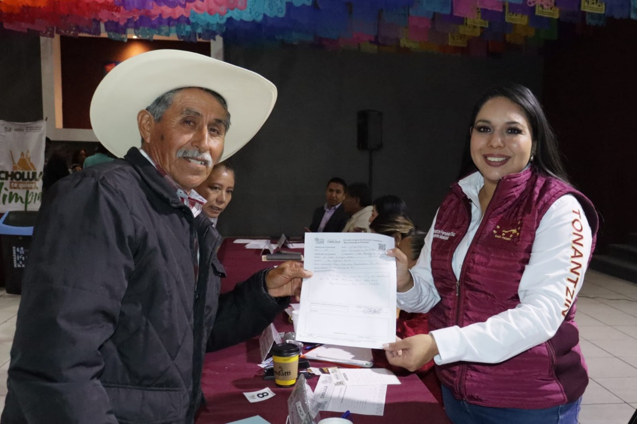 Tonantzin Fernández durante la novena edición del Miércoles Ciudadano "Escuchando a Cholula"