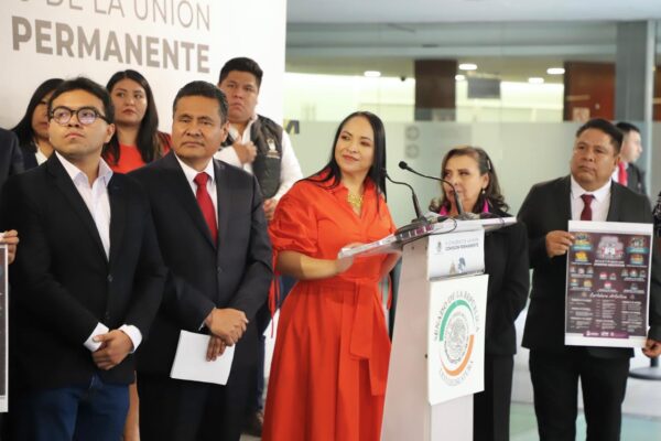 Liz Sánchez impulsa la cultura de Puebla al presentar en el Senado las ferias de Zacatlán y Coronango.