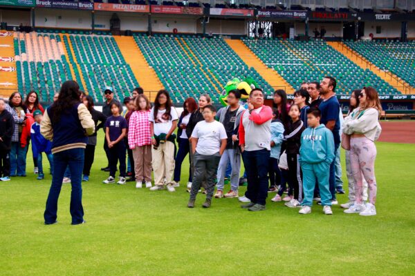 El Gobierno municipal, a través del IMDP y en colaboración con los Pericos de Puebla, llevó a niñas y niños de juntas auxiliares.