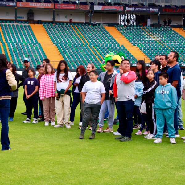 El Gobierno municipal, a través del IMDP y en colaboración con los Pericos de Puebla, llevó a niñas y niños de juntas auxiliares.
