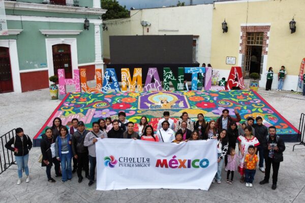 San Pedro Cholula fortaleció sus lazos culturales y turísticos al participar en la Feria de Huamantla y firmar un convenio de hermanamiento con el municipio tlaxcalteca.