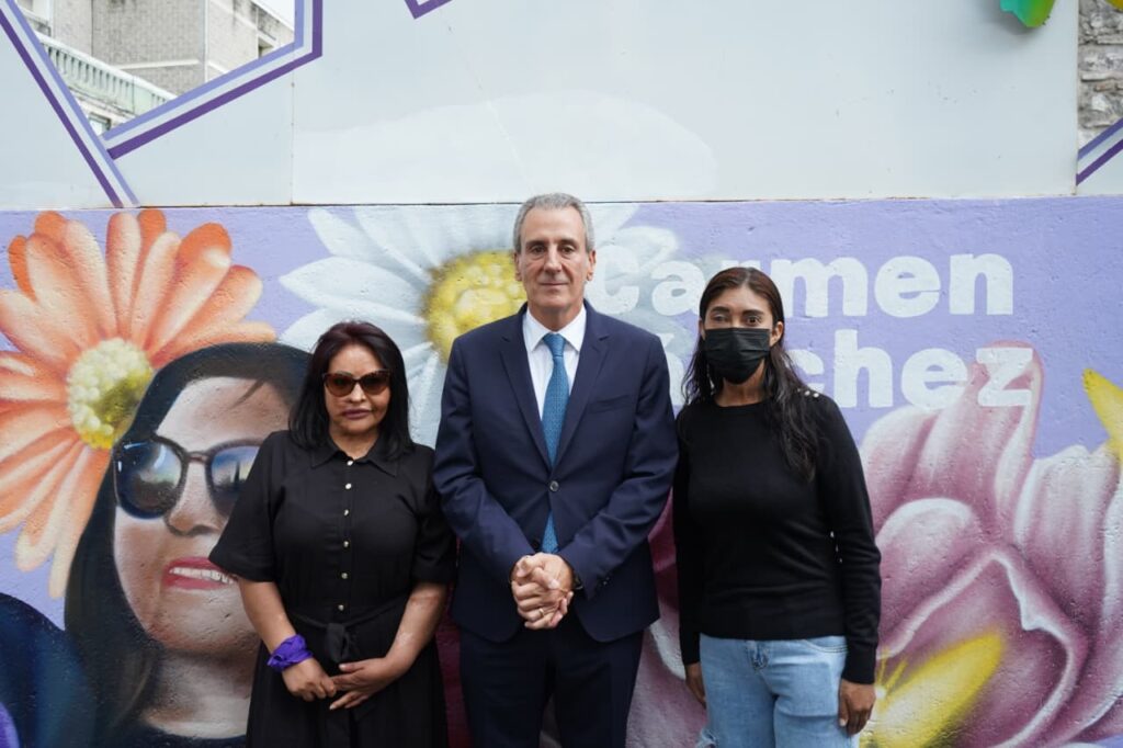 Puebla inaugura mural en honor a mujeres sobrevivientes de violencia ácida, como símbolo de memoria.